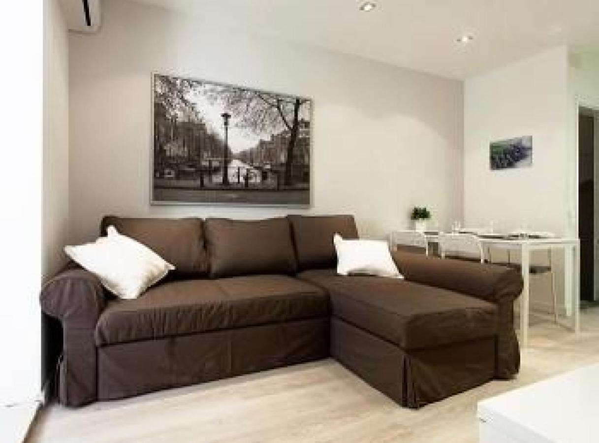 Miquel Angel - Apartments Next To Camp Nou Barcelona Buitenkant foto