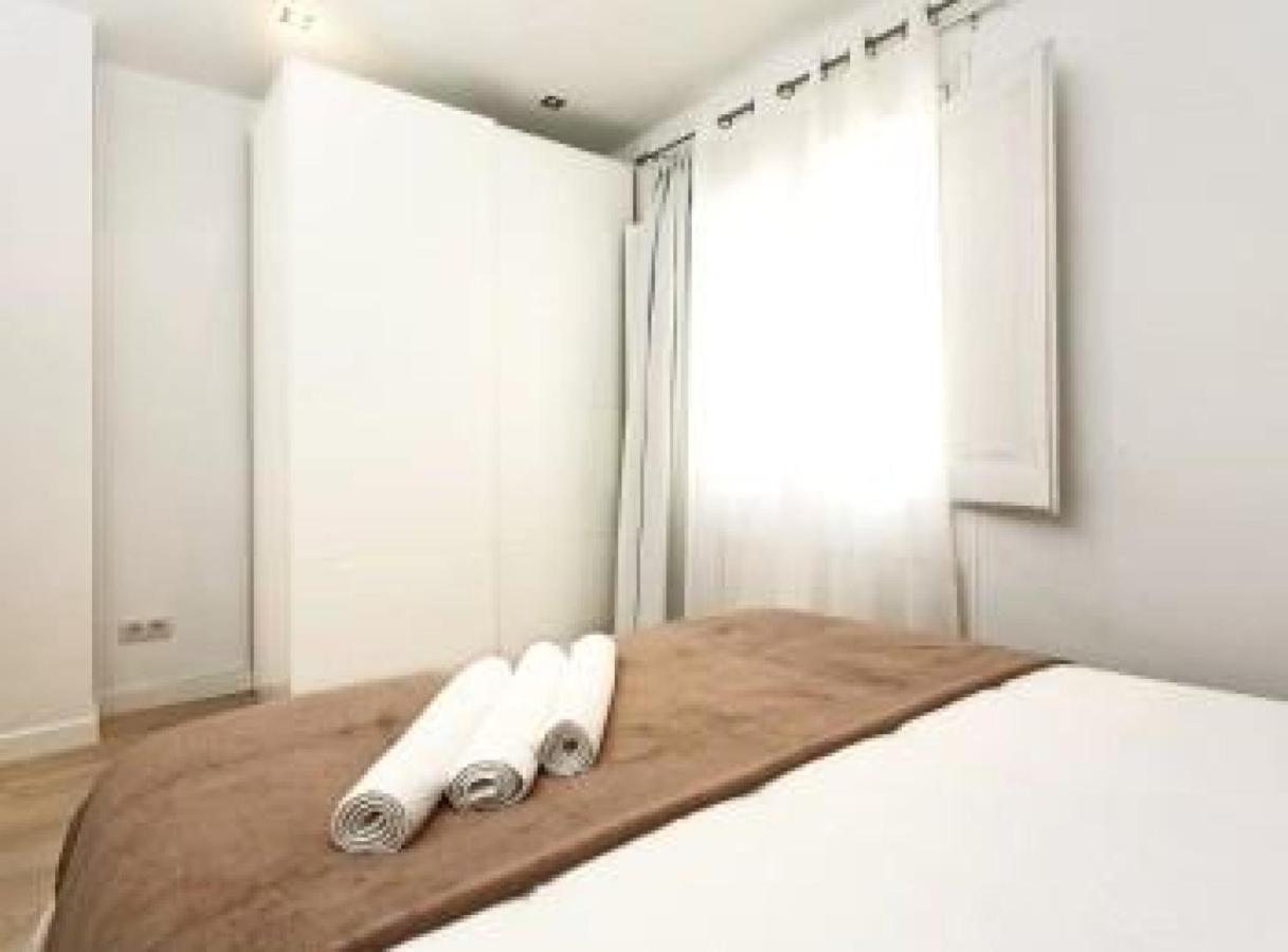 Miquel Angel - Apartments Next To Camp Nou Barcelona Buitenkant foto